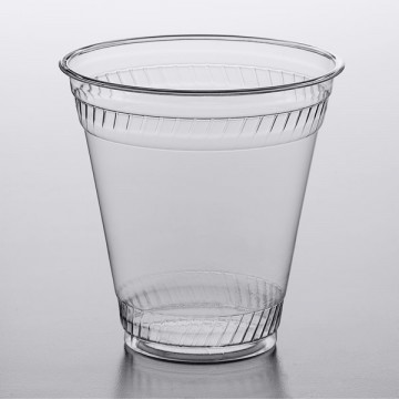 Disposable transparent drinking cups for juices and smoothies